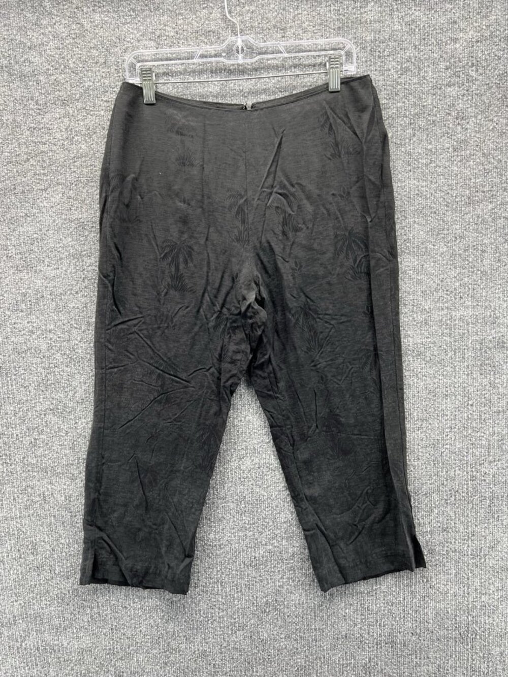 Tommy Bahama Pants Womens 10 Black Silk Capri Straight Palm Tropical Travel